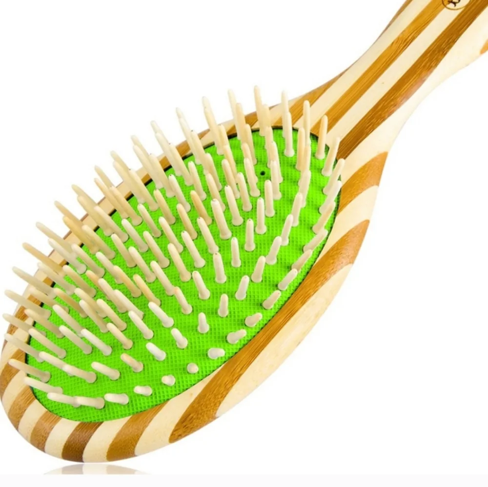 NEW Tiri Sustainable Bamboo Wet Brush with Natural Bristles in Package